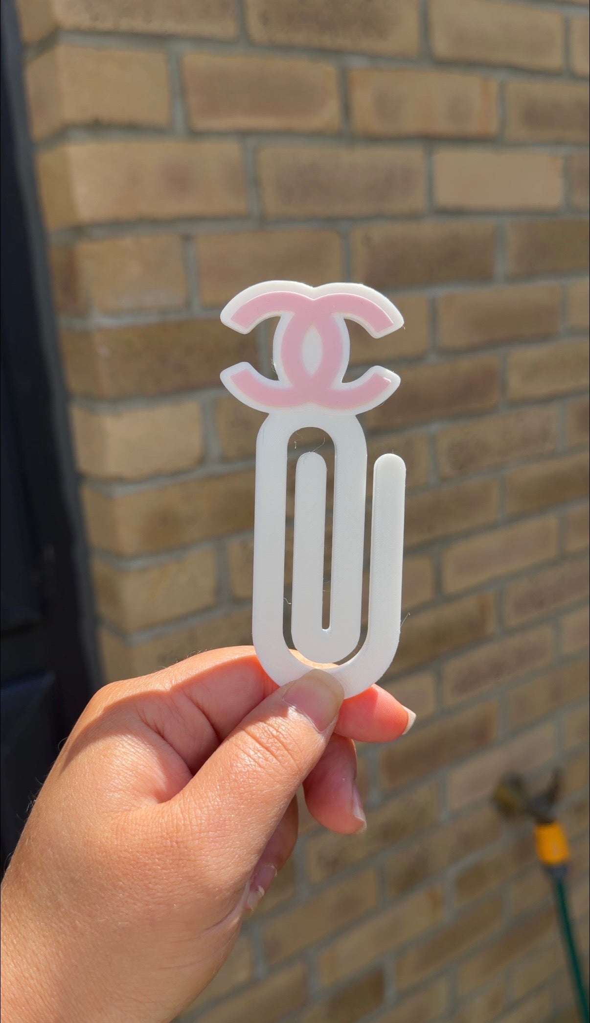 Jumbo paper clips