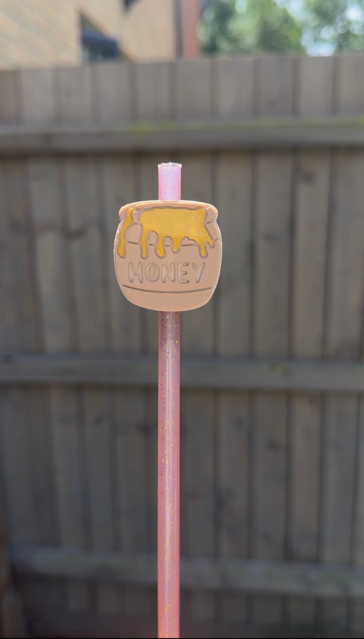 Honey straw topper