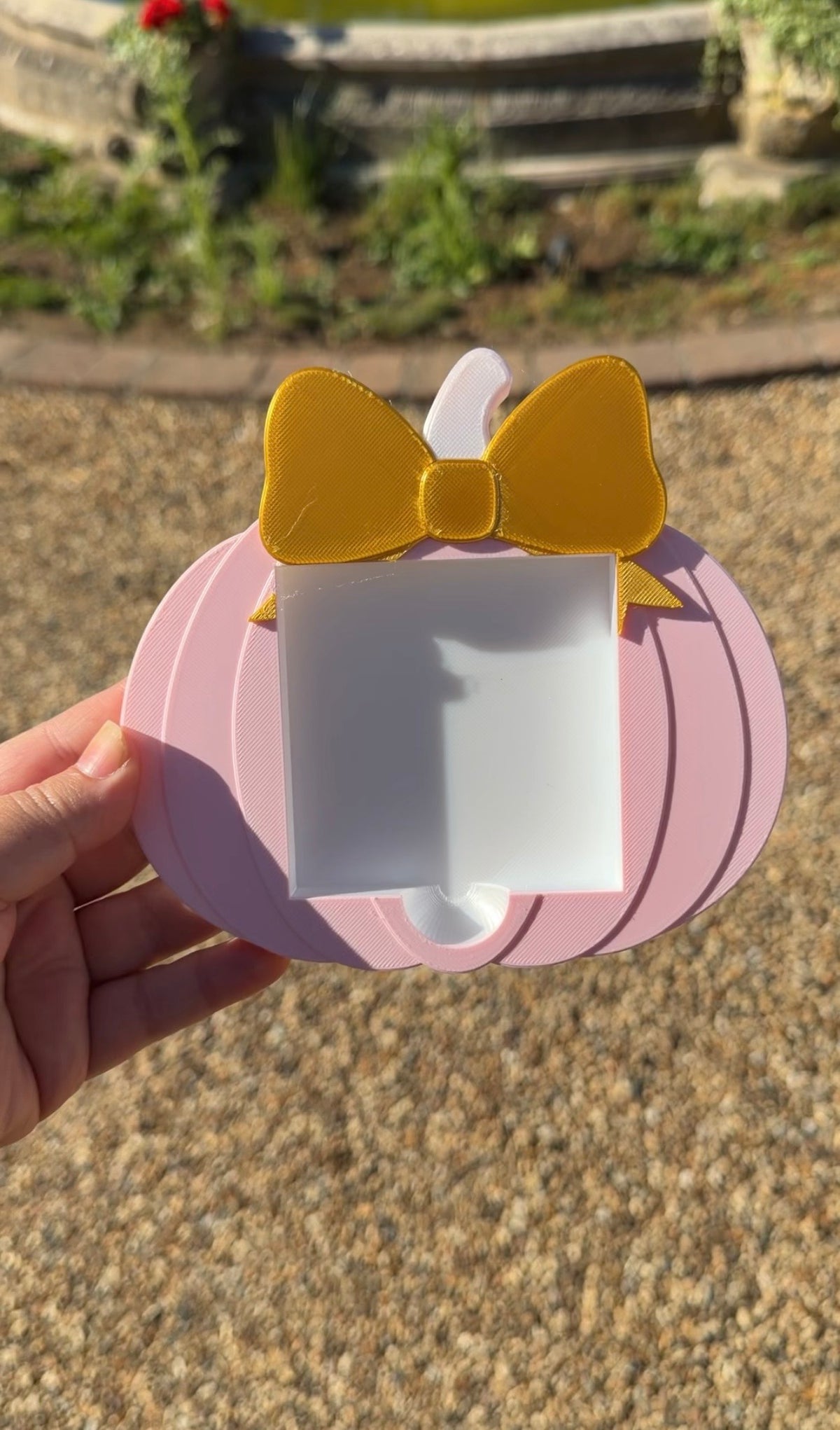 Pumpkin sticky note holder