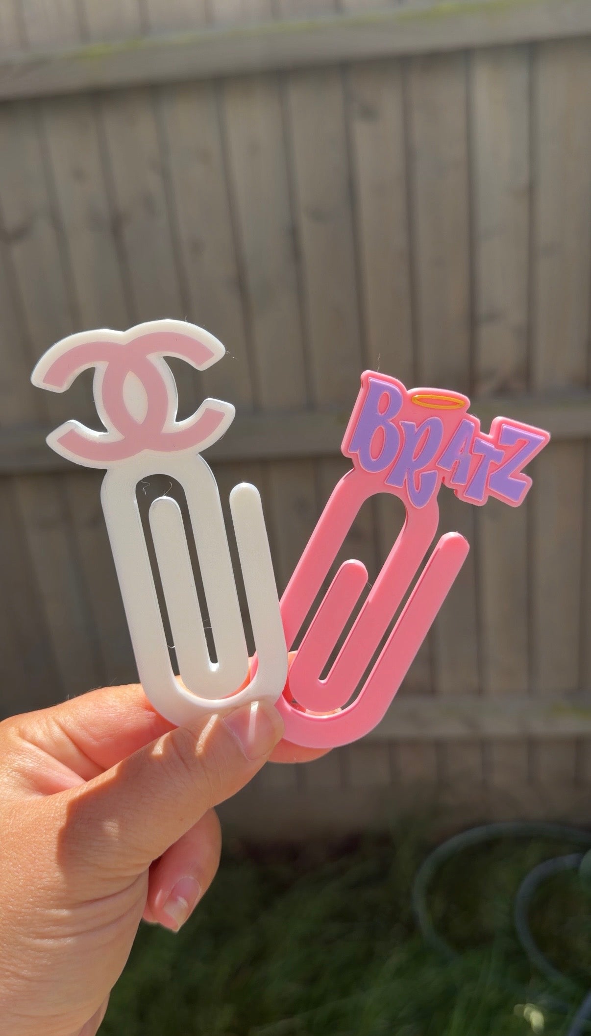 Jumbo paper clips