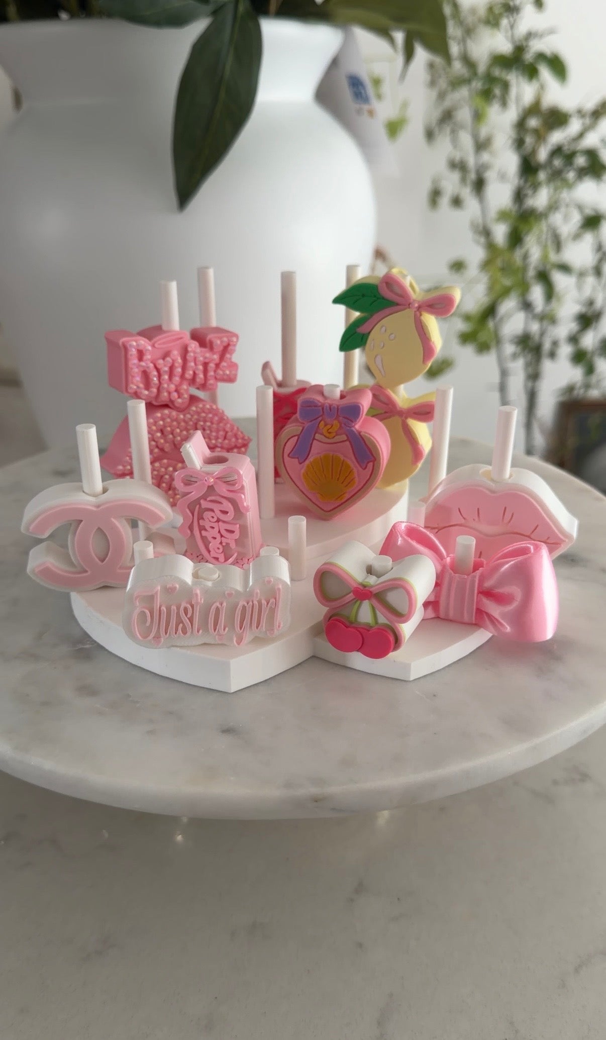 Straw topper holder/display